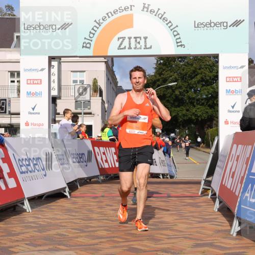 25.08.2024 - 20. Blankeneser Heldenlauf Strokosch-Dieckow http://msf.ph/oto/6817435 25.08.2024 09:41:53 Ziel 105, 121, 288 meine-sportfotos.de