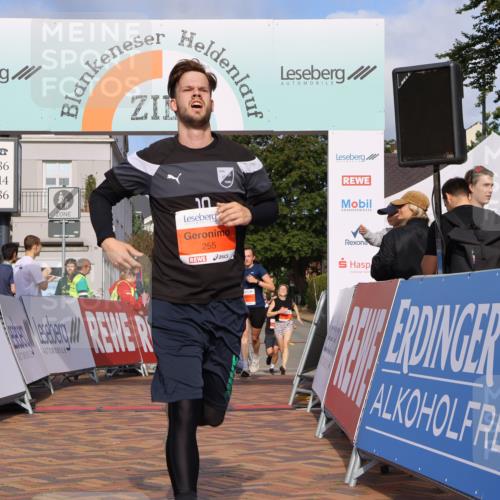 25.08.2024 - 20. Blankeneser Heldenlauf Strokosch-Dieckow http://msf.ph/oto/6817579 25.08.2024 09:42:05 Ziel 115, 134, 255 meine-sportfotos.de