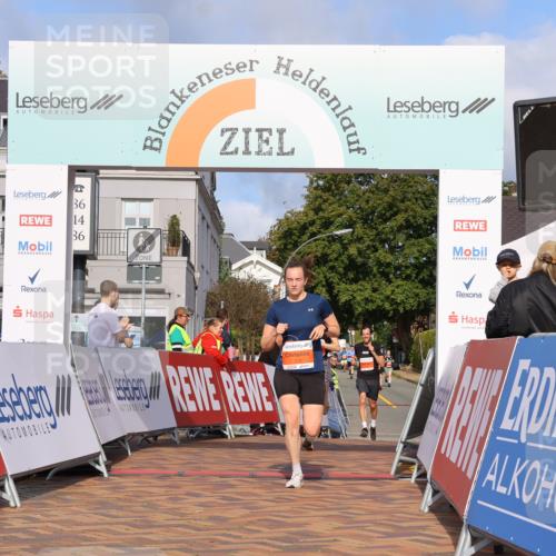 25.08.2024 - 20. Blankeneser Heldenlauf Strokosch-Dieckow http://msf.ph/oto/6817590 25.08.2024 09:42:07 Ziel 115, 124, 134, 255 meine-sportfotos.de