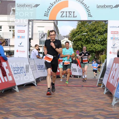25.08.2024 - 20. Blankeneser Heldenlauf Strokosch-Dieckow http://msf.ph/oto/6817762 25.08.2024 09:42:20 Ziel 130, 167, 175, 223 meine-sportfotos.de