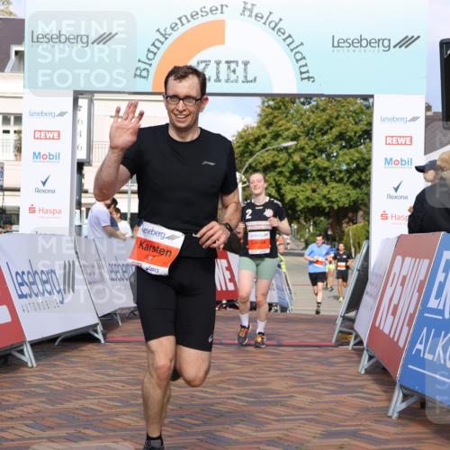 25.08.2024 - 20. Blankeneser Heldenlauf Strokosch-Dieckow http://msf.ph/oto/6817797 25.08.2024 09:42:21 Ziel 130, 167, 175, 223 meine-sportfotos.de
