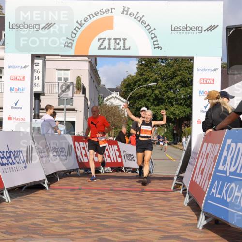 25.08.2024 - 20. Blankeneser Heldenlauf Strokosch-Dieckow http://msf.ph/oto/6818033 25.08.2024 09:42:50 Ziel 142, 191, 222 meine-sportfotos.de