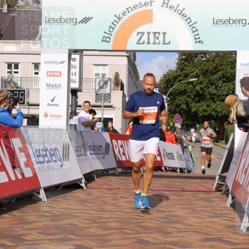 25.08.2024 - 20. Blankeneser Heldenlauf Strokosch-Dieckow http://msf.ph/oto/6818264 25.08.2024 09:43:09 Ziel 193, 272, 281 meine-sportfotos.de