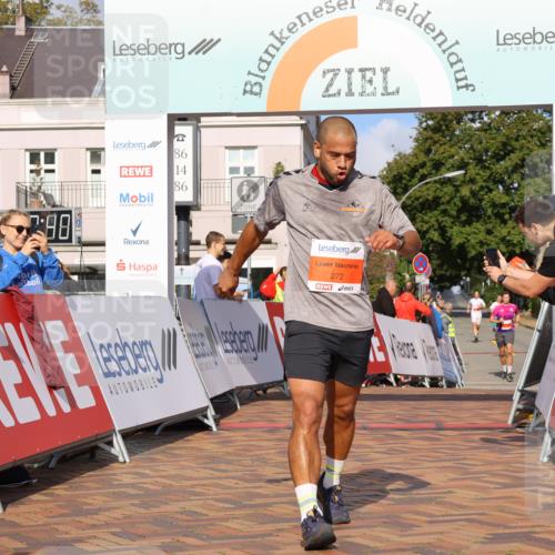 25.08.2024 - 20. Blankeneser Heldenlauf Strokosch-Dieckow http://msf.ph/oto/6818383 25.08.2024 09:43:14 Ziel 193, 272, 281 meine-sportfotos.de
