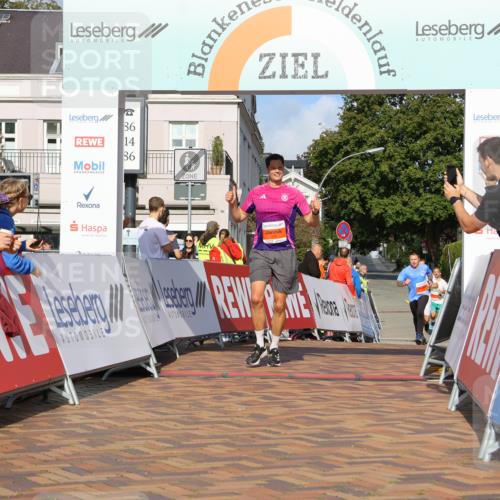 25.08.2024 - 20. Blankeneser Heldenlauf Strokosch-Dieckow http://msf.ph/oto/6818407 25.08.2024 09:43:19 Ziel 113, 170, 272 meine-sportfotos.de
