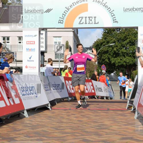 25.08.2024 - 20. Blankeneser Heldenlauf Strokosch-Dieckow http://msf.ph/oto/6818420 25.08.2024 09:43:20 Ziel 113, 170, 272, 275 meine-sportfotos.de