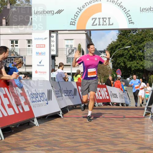 25.08.2024 - 20. Blankeneser Heldenlauf Strokosch-Dieckow http://msf.ph/oto/6818432 25.08.2024 09:43:20 Ziel 113, 170, 272, 275 meine-sportfotos.de