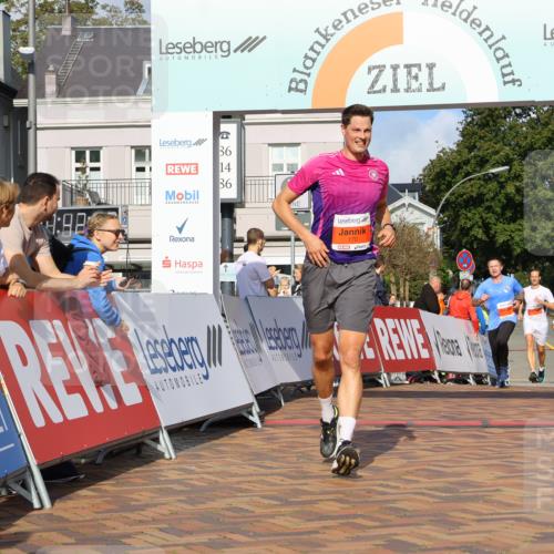 25.08.2024 - 20. Blankeneser Heldenlauf Strokosch-Dieckow http://msf.ph/oto/6818455 25.08.2024 09:43:21 Ziel 113, 170, 275 meine-sportfotos.de