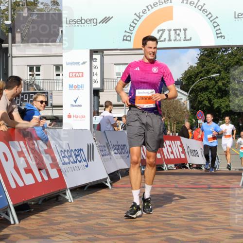 25.08.2024 - 20. Blankeneser Heldenlauf Strokosch-Dieckow http://msf.ph/oto/6818465 25.08.2024 09:43:21 Ziel 113, 170, 275 meine-sportfotos.de