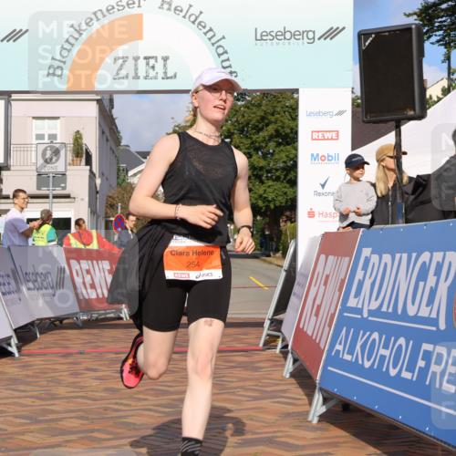 25.08.2024 - 20. Blankeneser Heldenlauf Strokosch-Dieckow http://msf.ph/oto/6818660 25.08.2024 09:43:54 Ziel 254 meine-sportfotos.de
