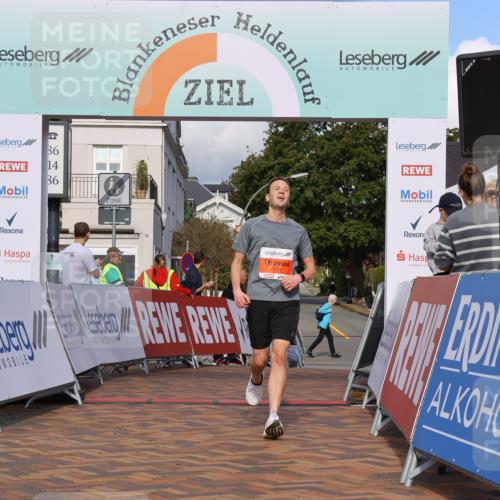 25.08.2024 - 20. Blankeneser Heldenlauf Strokosch-Dieckow http://msf.ph/oto/6818795 25.08.2024 09:44:55 Ziel 159 meine-sportfotos.de