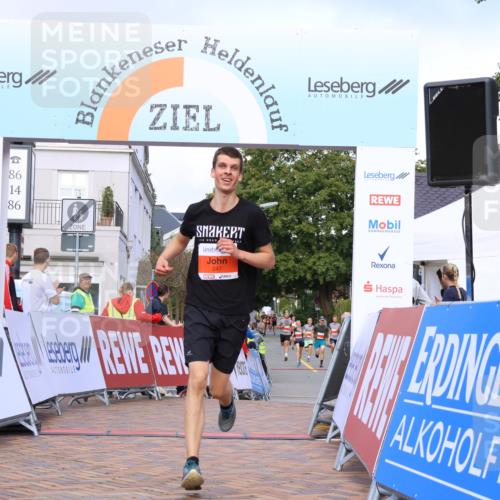 25.08.2024 - 20. Blankeneser Heldenlauf Strokosch-Dieckow http://msf.ph/oto/6818931 25.08.2024 09:45:38 Ziel 150, 173, 247 meine-sportfotos.de