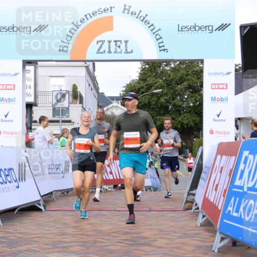 25.08.2024 - 20. Blankeneser Heldenlauf Strokosch-Dieckow http://msf.ph/oto/6819011 25.08.2024 09:45:48 Ziel 101, 171, 266, 271, 273 meine-sportfotos.de
