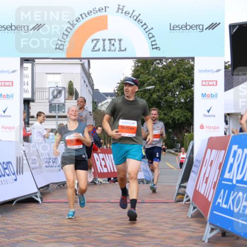 25.08.2024 - 20. Blankeneser Heldenlauf Strokosch-Dieckow http://msf.ph/oto/6819025 25.08.2024 09:45:48 Ziel 101, 171, 266, 271, 273 meine-sportfotos.de
