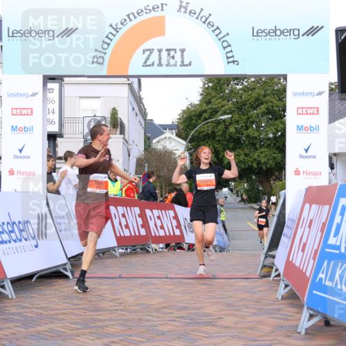 25.08.2024 - 20. Blankeneser Heldenlauf Strokosch-Dieckow http://msf.ph/oto/6819230 25.08.2024 09:46:02 Ziel 188, 243, 249 meine-sportfotos.de