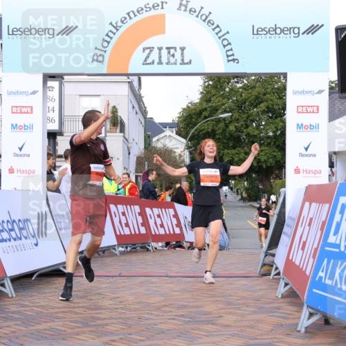 25.08.2024 - 20. Blankeneser Heldenlauf Strokosch-Dieckow http://msf.ph/oto/6819243 25.08.2024 09:46:02 Ziel 188, 243, 249 meine-sportfotos.de