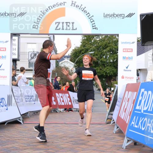 25.08.2024 - 20. Blankeneser Heldenlauf Strokosch-Dieckow http://msf.ph/oto/6819269 25.08.2024 09:46:03 Ziel 188, 243, 249 meine-sportfotos.de