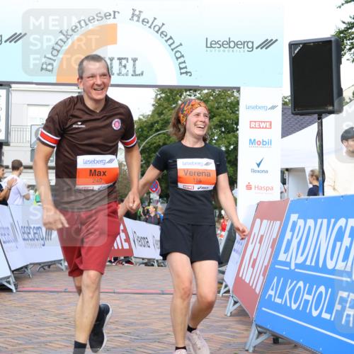 25.08.2024 - 20. Blankeneser Heldenlauf Strokosch-Dieckow http://msf.ph/oto/6819359 25.08.2024 09:46:04 Ziel 164, 188, 249, 282 meine-sportfotos.de