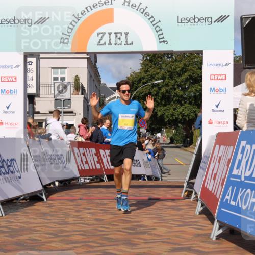 25.08.2024 - 20. Blankeneser Heldenlauf Strokosch-Dieckow http://msf.ph/oto/6819622 25.08.2024 10:21:28 Ziel 6521 meine-sportfotos.de
