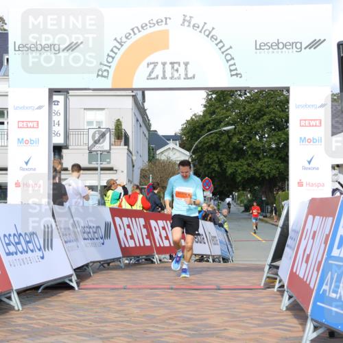 25.08.2024 - 20. Blankeneser Heldenlauf Strokosch-Dieckow http://msf.ph/oto/6819768 25.08.2024 09:46:41 Ziel 111 meine-sportfotos.de