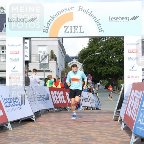 25.08.2024 - 20. Blankeneser Heldenlauf Strokosch-Dieckow http://msf.ph/oto/6819803 25.08.2024 09:46:41 Ziel 111 meine-sportfotos.de