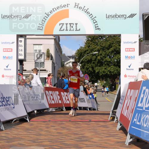 25.08.2024 - 20. Blankeneser Heldenlauf Strokosch-Dieckow http://msf.ph/oto/6819956 25.08.2024 10:21:59 Ziel 6142 meine-sportfotos.de