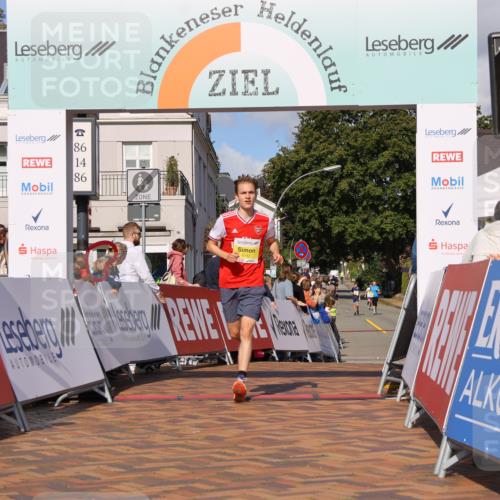 25.08.2024 - 20. Blankeneser Heldenlauf Strokosch-Dieckow http://msf.ph/oto/6819990 25.08.2024 10:21:59 Ziel 6142 meine-sportfotos.de