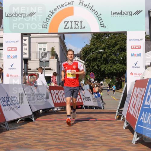 25.08.2024 - 20. Blankeneser Heldenlauf Strokosch-Dieckow http://msf.ph/oto/6820014 25.08.2024 10:22:00 Ziel 6142 meine-sportfotos.de