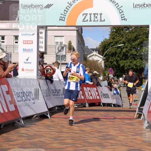 25.08.2024 - 20. Blankeneser Heldenlauf Strokosch-Dieckow http://msf.ph/oto/6820167 25.08.2024 10:22:06 Ziel 6142, 6246, 6532 meine-sportfotos.de