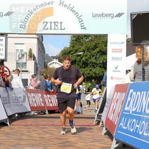 25.08.2024 - 20. Blankeneser Heldenlauf Strokosch-Dieckow http://msf.ph/oto/6820272 25.08.2024 10:22:09 Ziel 6246, 6491, 6529, 6532 meine-sportfotos.de