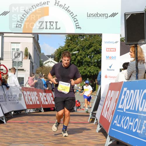 25.08.2024 - 20. Blankeneser Heldenlauf Strokosch-Dieckow http://msf.ph/oto/6820292 25.08.2024 10:22:09 Ziel 6246, 6491, 6529, 6532 meine-sportfotos.de