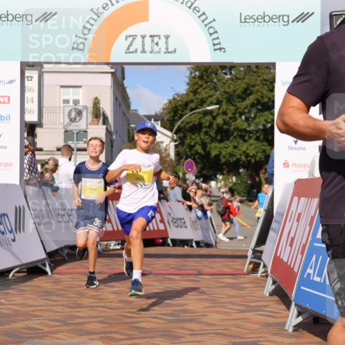 25.08.2024 - 20. Blankeneser Heldenlauf Strokosch-Dieckow http://msf.ph/oto/6820378 25.08.2024 10:22:11 Ziel 6246, 6347, 6491, 6529, 6532 meine-sportfotos.de