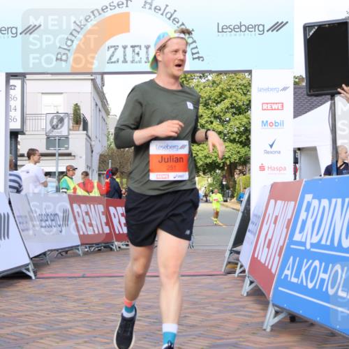 25.08.2024 - 20. Blankeneser Heldenlauf Strokosch-Dieckow http://msf.ph/oto/6820455 25.08.2024 09:47:15 Ziel 251 meine-sportfotos.de