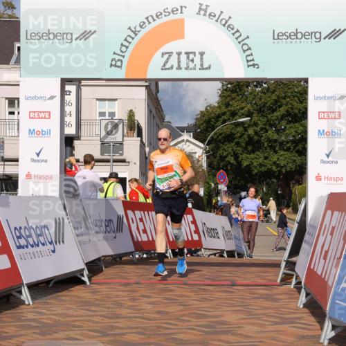 25.08.2024 - 20. Blankeneser Heldenlauf Strokosch-Dieckow http://msf.ph/oto/6821410 25.08.2024 09:48:09 Ziel 132, 199 meine-sportfotos.de