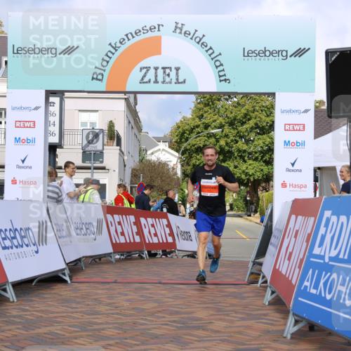 25.08.2024 - 20. Blankeneser Heldenlauf Strokosch-Dieckow http://msf.ph/oto/6821755 25.08.2024 09:48:37 Ziel 176 meine-sportfotos.de