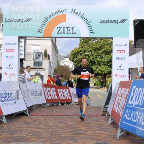 25.08.2024 - 20. Blankeneser Heldenlauf Strokosch-Dieckow http://msf.ph/oto/6821778 25.08.2024 09:48:37 Ziel 176 meine-sportfotos.de