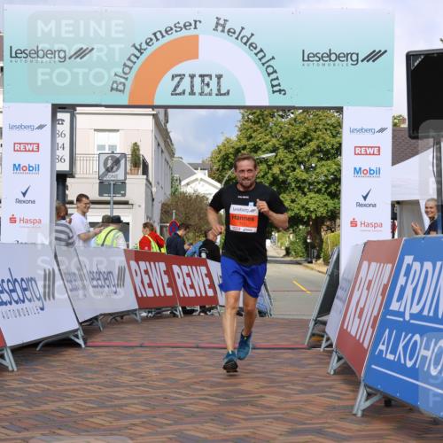 25.08.2024 - 20. Blankeneser Heldenlauf Strokosch-Dieckow http://msf.ph/oto/6821807 25.08.2024 09:48:38 Ziel 176 meine-sportfotos.de