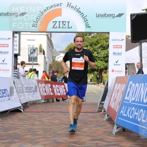 25.08.2024 - 20. Blankeneser Heldenlauf Strokosch-Dieckow http://msf.ph/oto/6821850 25.08.2024 09:48:38 Ziel 176 meine-sportfotos.de