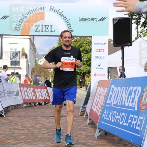 25.08.2024 - 20. Blankeneser Heldenlauf Strokosch-Dieckow http://msf.ph/oto/6821867 25.08.2024 09:48:39 Ziel 176 meine-sportfotos.de