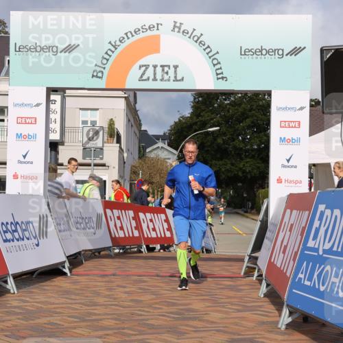 25.08.2024 - 20. Blankeneser Heldenlauf Strokosch-Dieckow http://msf.ph/oto/6821929 25.08.2024 09:48:44 Ziel 176, 268 meine-sportfotos.de