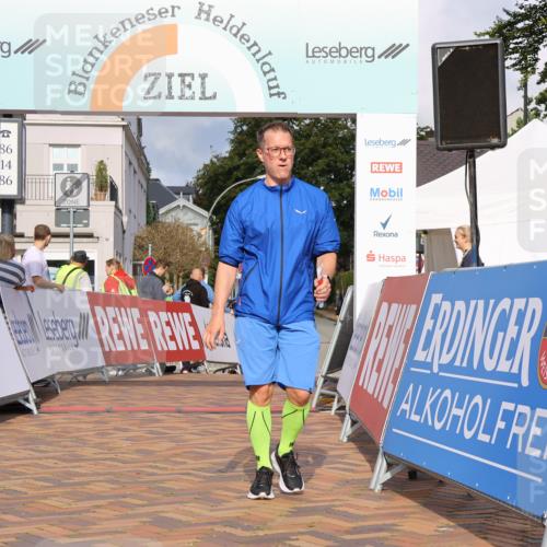 25.08.2024 - 20. Blankeneser Heldenlauf Strokosch-Dieckow http://msf.ph/oto/6822013 25.08.2024 09:48:46 Ziel 176, 268 meine-sportfotos.de