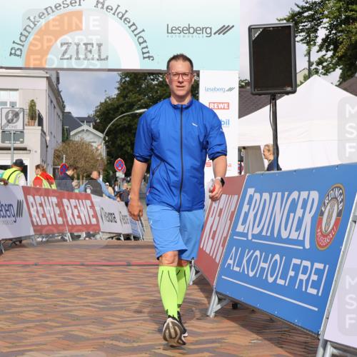 25.08.2024 - 20. Blankeneser Heldenlauf Strokosch-Dieckow http://msf.ph/oto/6822039 25.08.2024 09:48:47 Ziel 268 meine-sportfotos.de