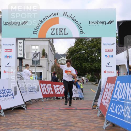 25.08.2024 - 20. Blankeneser Heldenlauf Strokosch-Dieckow http://msf.ph/oto/6822711 25.08.2024 09:49:48 Ziel 155, 283 meine-sportfotos.de