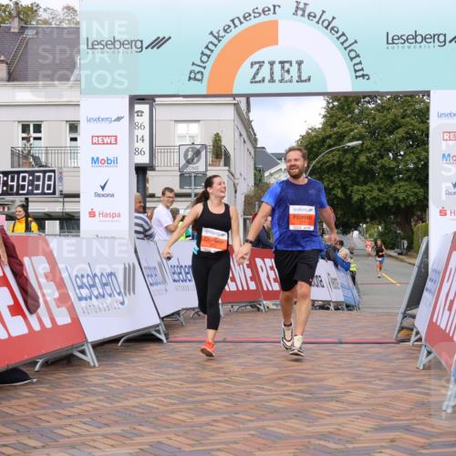25.08.2024 - 20. Blankeneser Heldenlauf Strokosch-Dieckow http://msf.ph/oto/6822957 25.08.2024 09:50:11 Ziel 211, 212 meine-sportfotos.de