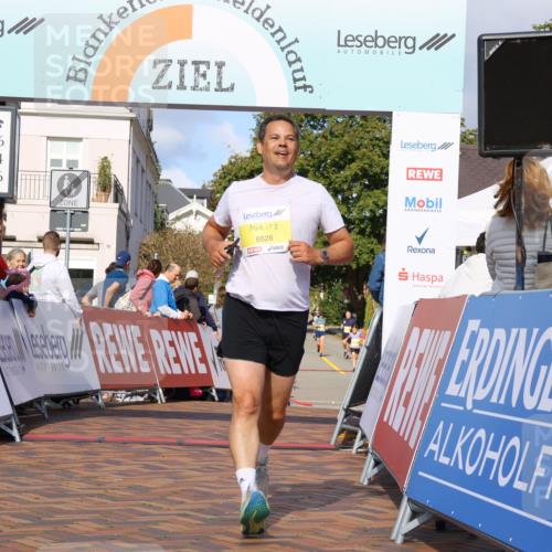 25.08.2024 - 20. Blankeneser Heldenlauf Strokosch-Dieckow http://msf.ph/oto/6822981 25.08.2024 10:22:59 Ziel 6528, 6531 meine-sportfotos.de