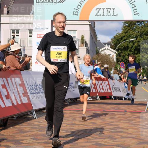 25.08.2024 - 20. Blankeneser Heldenlauf Strokosch-Dieckow http://msf.ph/oto/6823961 25.08.2024 10:23:25 Ziel 6059, 6182, 6382, 6445 meine-sportfotos.de