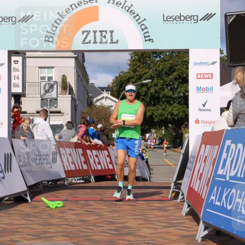25.08.2024 - 20. Blankeneser Heldenlauf Strokosch-Dieckow http://msf.ph/oto/6824007 25.08.2024 10:23:36 Ziel 6492, 6530 meine-sportfotos.de