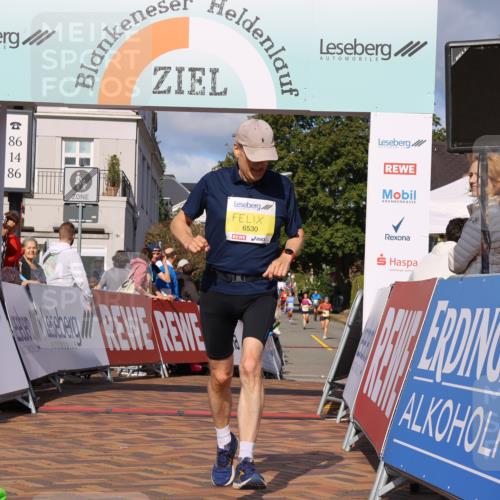 25.08.2024 - 20. Blankeneser Heldenlauf Strokosch-Dieckow http://msf.ph/oto/6824362 25.08.2024 10:23:41 Ziel 6492, 6530 meine-sportfotos.de