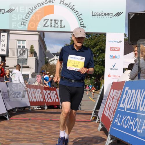 25.08.2024 - 20. Blankeneser Heldenlauf Strokosch-Dieckow http://msf.ph/oto/6824401 25.08.2024 10:23:41 Ziel 6492, 6530 meine-sportfotos.de