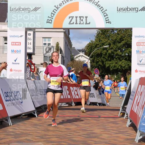 25.08.2024 - 20. Blankeneser Heldenlauf Strokosch-Dieckow http://msf.ph/oto/6824515 25.08.2024 10:23:53 Ziel 6001, 6091, 6167, 6511, 6515 meine-sportfotos.de